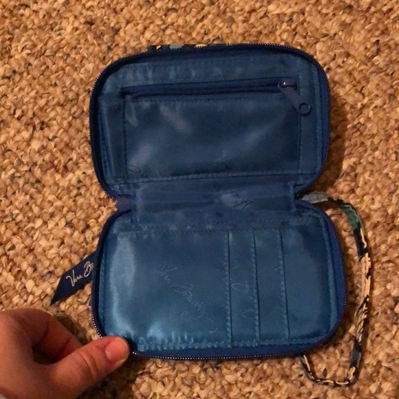 Vera Bradley wristlet - Picture 2 of 4